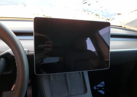 2024 Tesla Model Y из США, поврежденный, VIN 7SAYGDED7RF192231